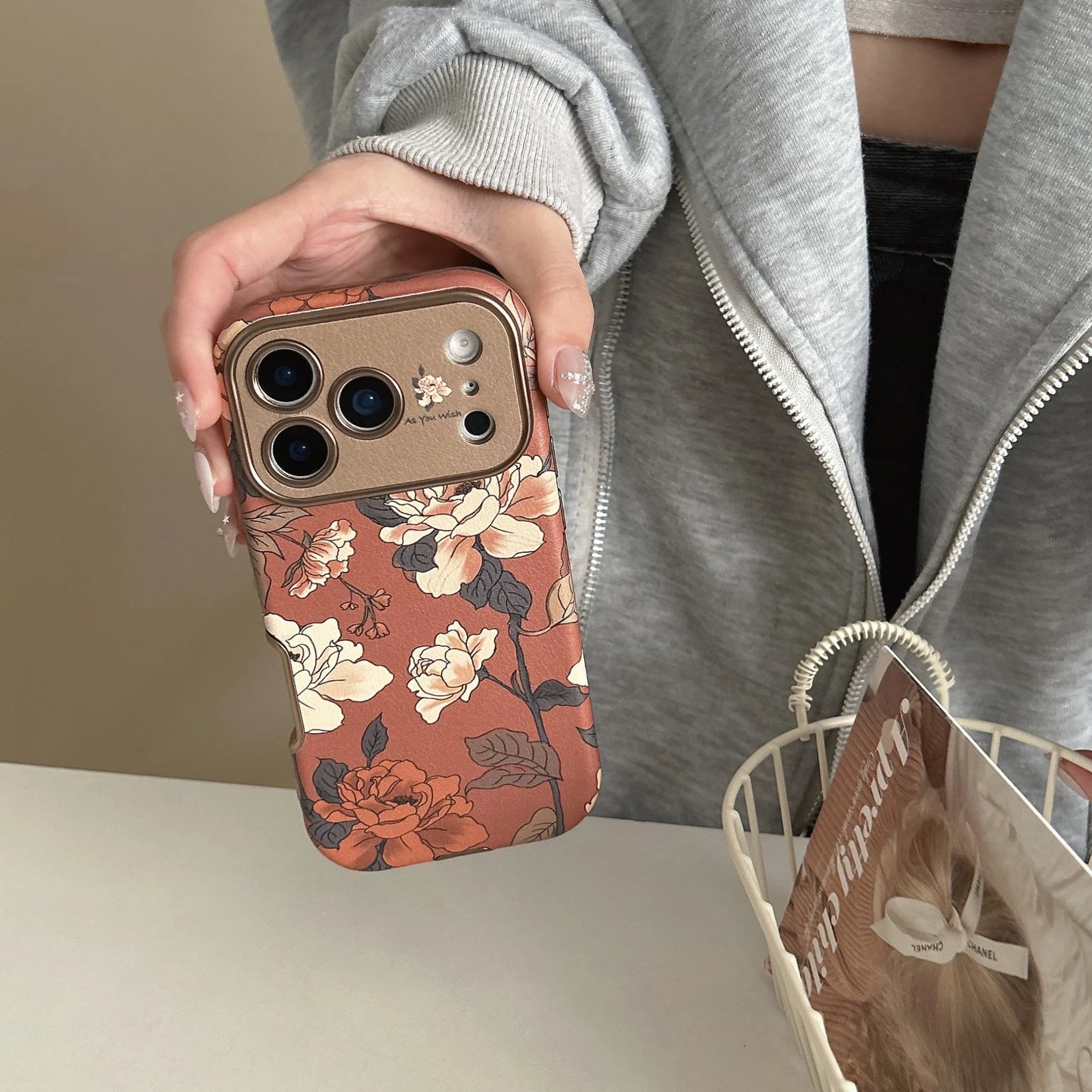 Retro oil painting floral phone case with elegant hanging rope
